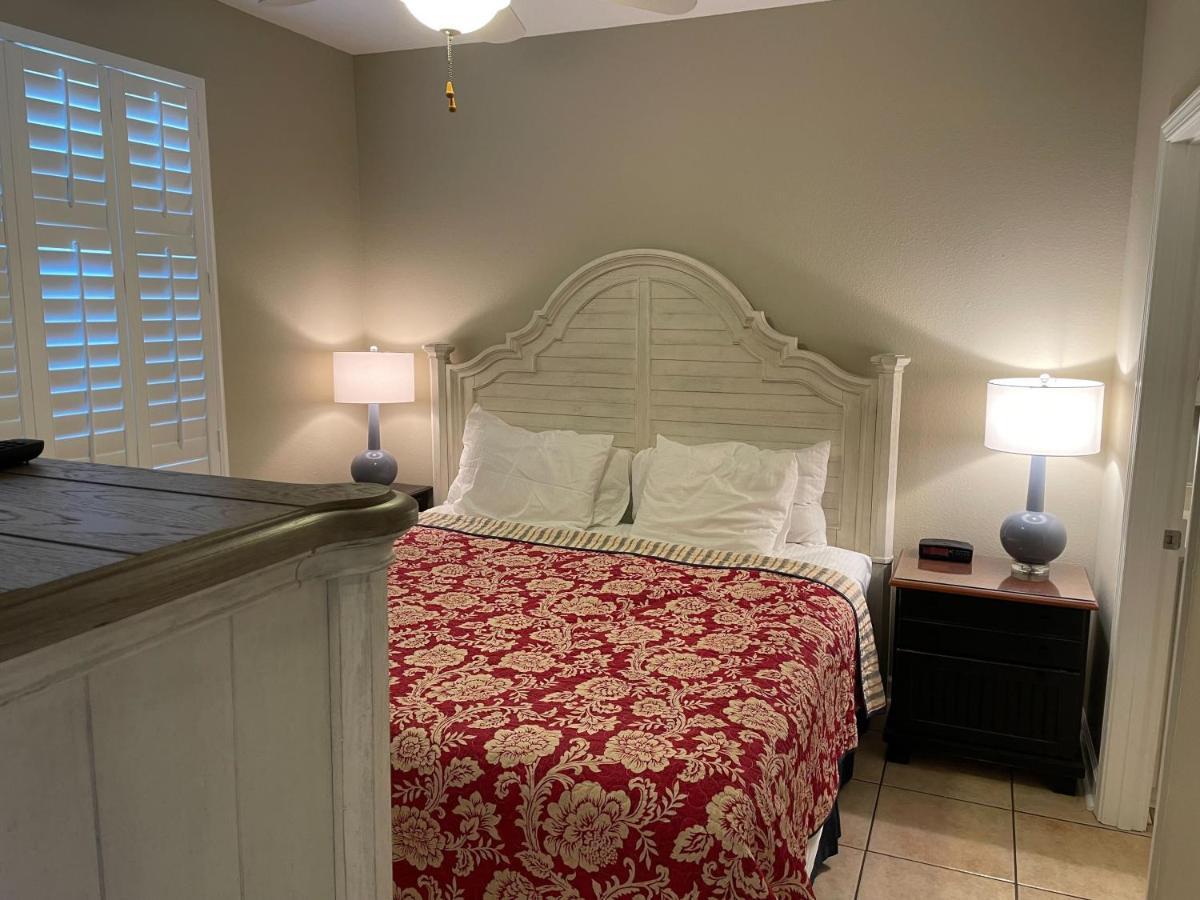 Apartment Cabana's @ Gulf Place #308